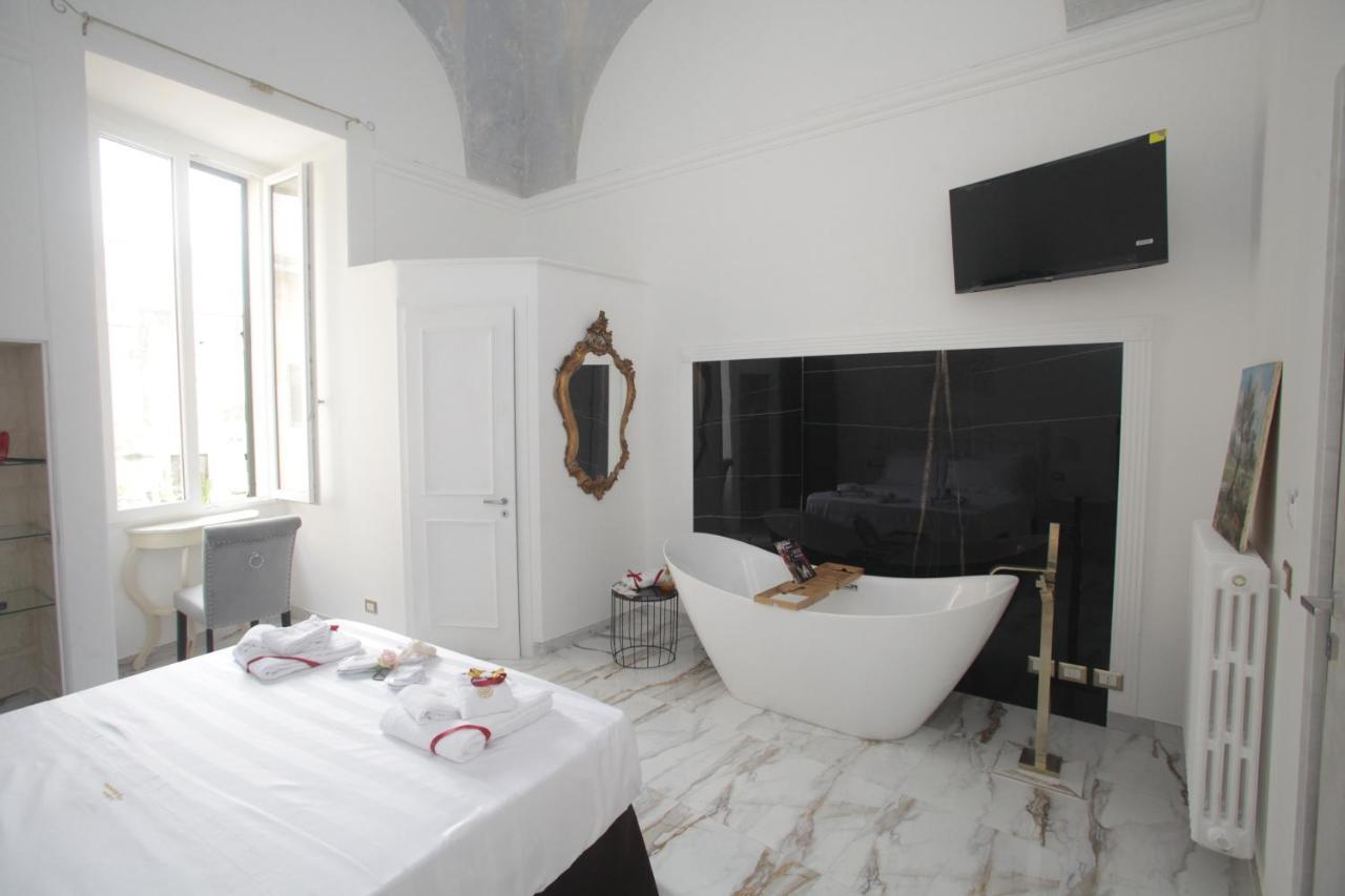 Bed and Breakfast La Dimora Di Re Idomeneo Lecce Exterior foto