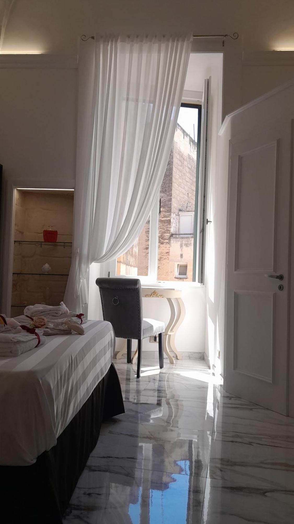Bed and Breakfast La Dimora Di Re Idomeneo Lecce Exterior foto